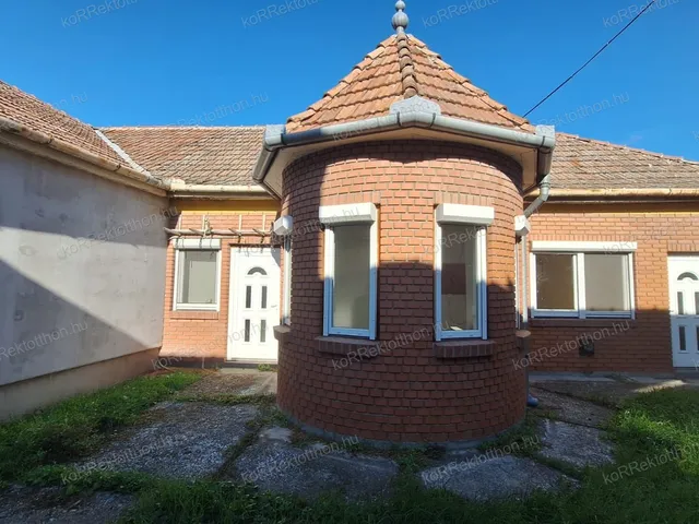 Eladó ház Jászberény 140 nm