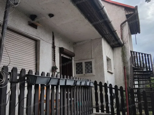 Eladó ház Jászapáti 180 nm