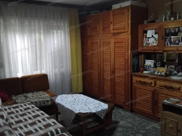 Eladó ház Jászapáti 180 nm