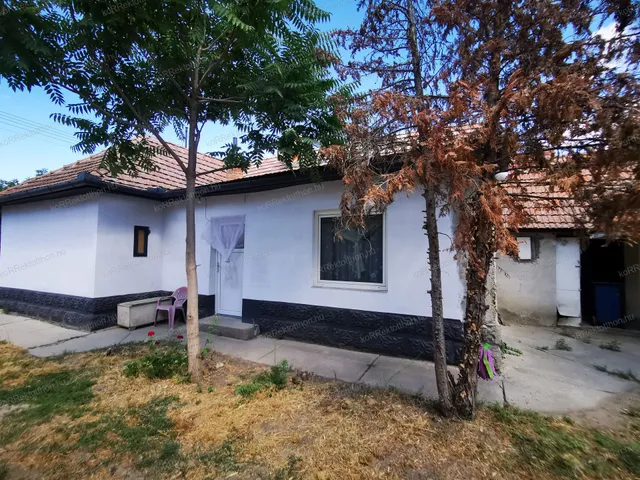 Eladó ház Jásztelek 72 nm