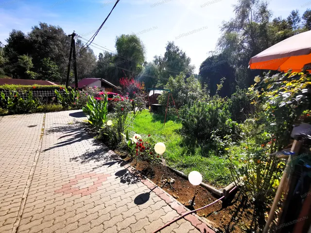 Eladó kereskedelmi és ipari ingatlan Bag 1200 nm