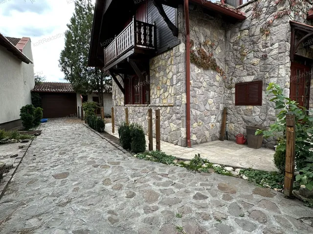 Eladó ház Jászberény 163 nm