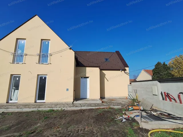 Eladó lakás Jászberény 102 nm