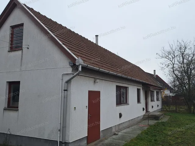 Eladó ház Jászberény 90 nm