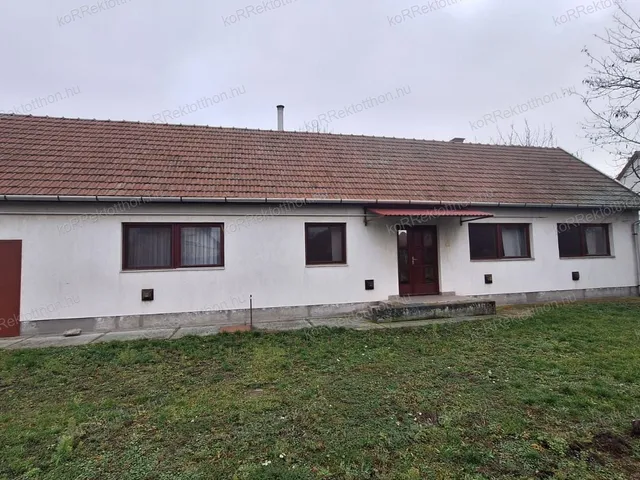 Eladó ház Jászberény 90 nm