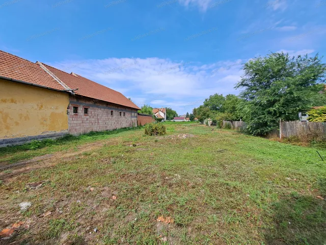 Eladó telek Jászberény 1486 nm