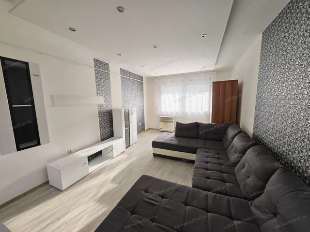 Eladó lakás Jászberény 76 nm