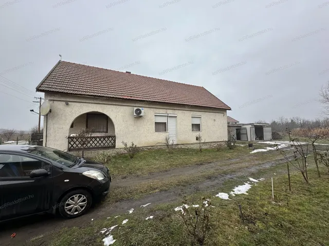 Eladó ház Jásztelek 78 nm