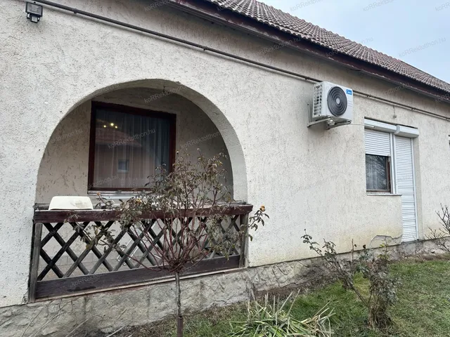 Eladó ház Jásztelek 78 nm