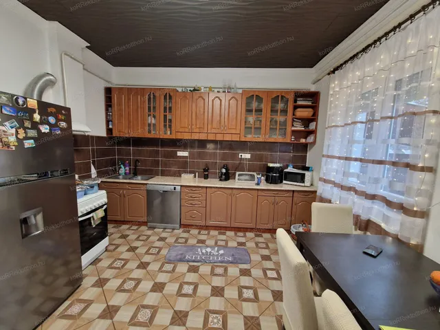 Eladó ház Jászkisér 76 nm