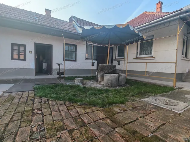 Eladó ház Jászberény 87 nm