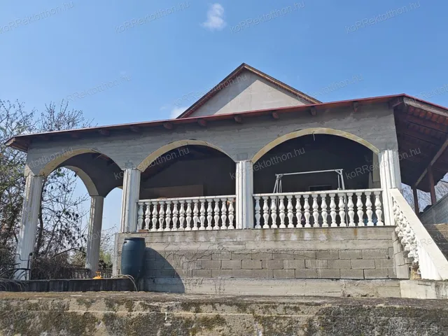 Eladó telek Jászszentandrás 670 nm