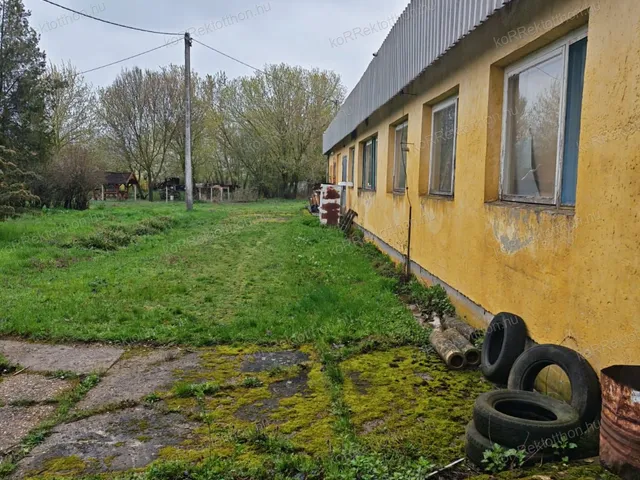 Eladó telek Jásztelek 470 nm