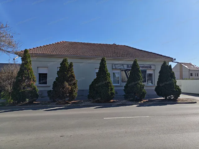 Eladó ház Jászberény, Belváros 185 nm