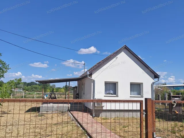 Eladó ház Jászberény 40 nm