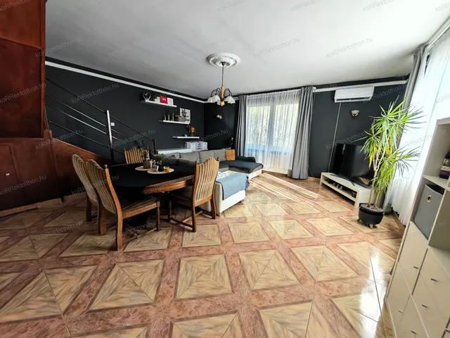 Eladó ház Szentlőrinckáta 120 nm
