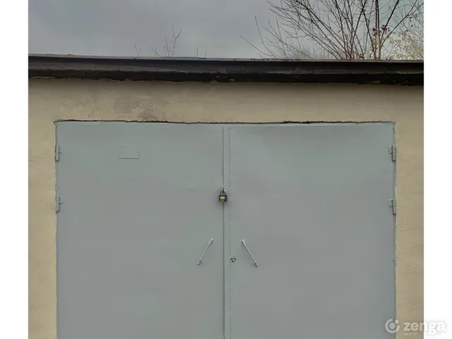 Eladó garázs Dunaújváros, Déli iparterület, 15 20 nm