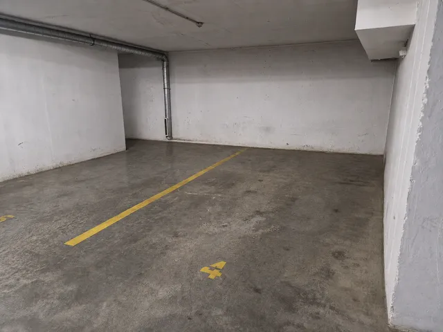 Kiadó garázs Budapest VIII. kerület, Corvin negyed 11 nm