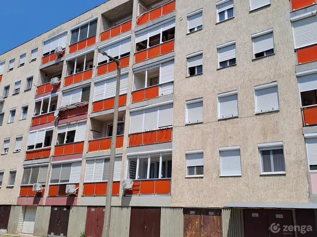 Eladó lakás Komló, Szilvás 54 nm