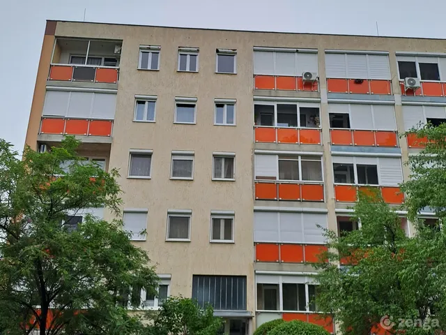 Eladó lakás Komló, Szilvás 54 nm