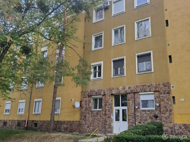 Eladó lakás Komló, Kenderföld 52 nm