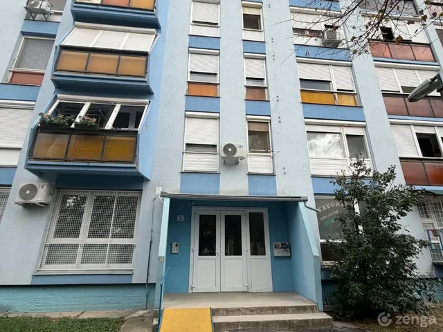 Eladó lakás Komló, Szilvás 39 nm