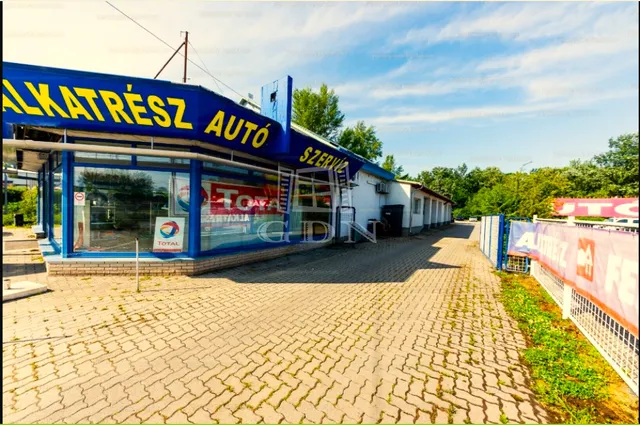 Eladó kereskedelmi és ipari ingatlan Székesfehérvár 830 nm