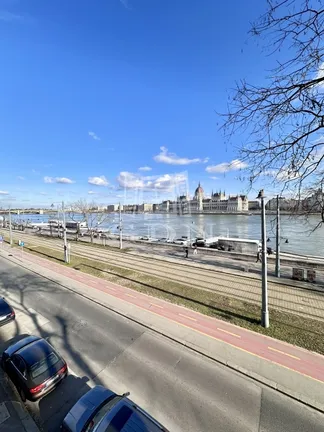 Eladó lakás Budapest I. kerület 110 nm