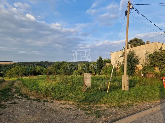 Eladó telek Püspökszilágy 1370 nm