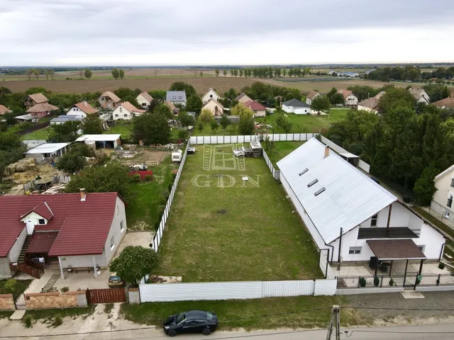 Eladó telek Valkó 1295 nm