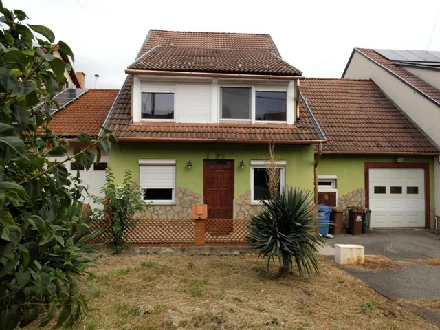 Eladó ház Pécs, Üszögpuszta 200 nm