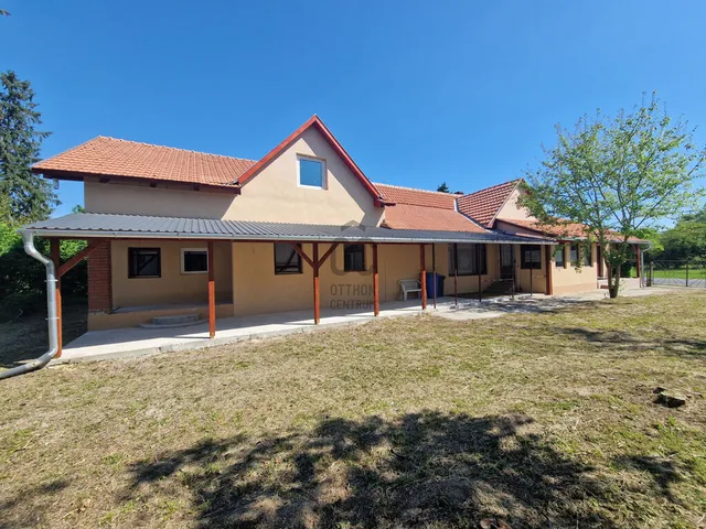 Eladó ház Csákány 155 nm