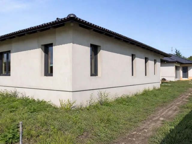 Eladó ház Pákozd 169 nm