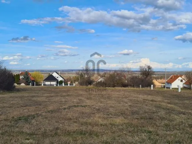 Eladó telek Sárszentmihály 963 nm