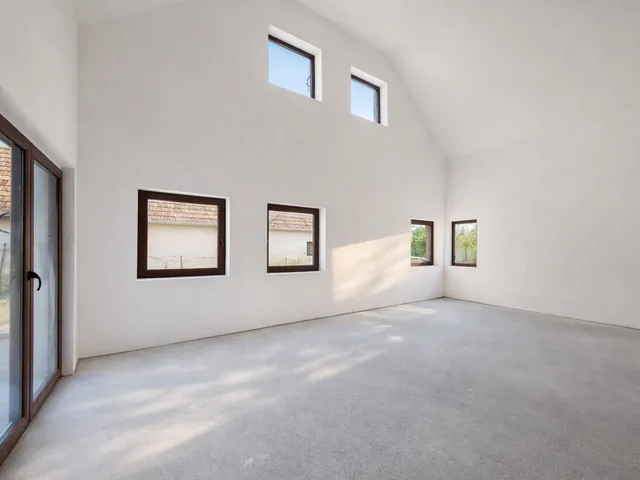 Eladó ház Vértesacsa 214 nm