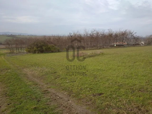 Eladó telek Magyaralmás 1196 nm