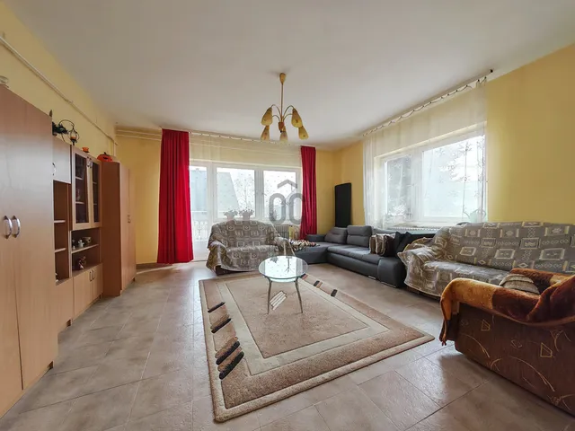 Eladó ház Szabadbattyán 197 nm