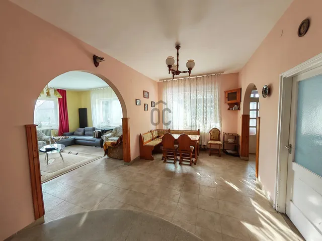 Eladó ház Szabadbattyán 197 nm