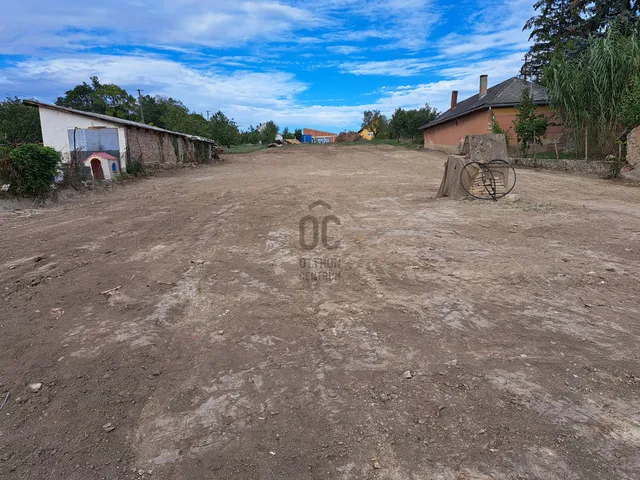 Eladó telek Polgárdi 1827 nm