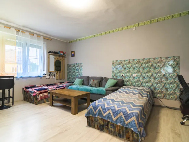 Eladó lakás Székesfehérvár, Búrtelep, 25 68 nm
