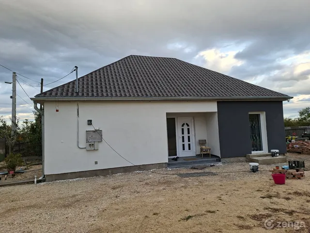 Eladó ház Sajószentpéter, Kertváros 70 nm