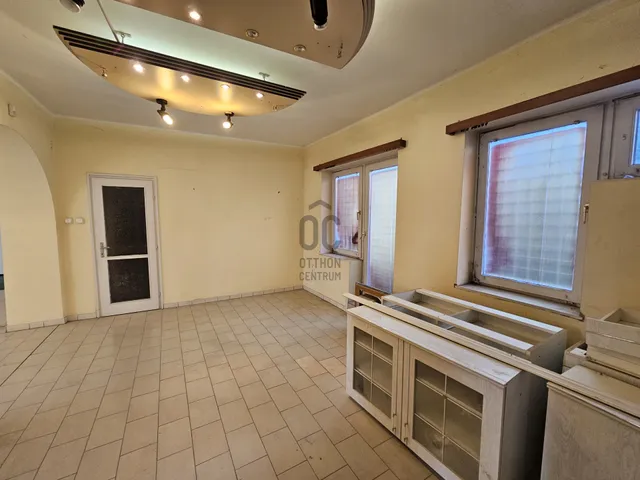 Eladó lakás Körmend, Belváros 138 nm