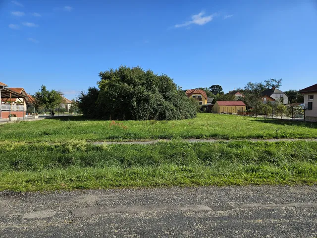 Eladó telek Bük 1107 nm