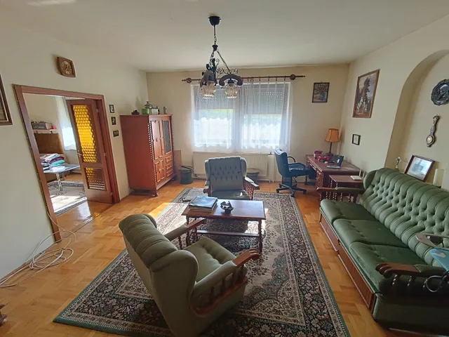 Eladó ház Budapest XV. kerület 186 nm