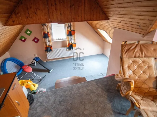 Eladó ház Sóskút 292 nm