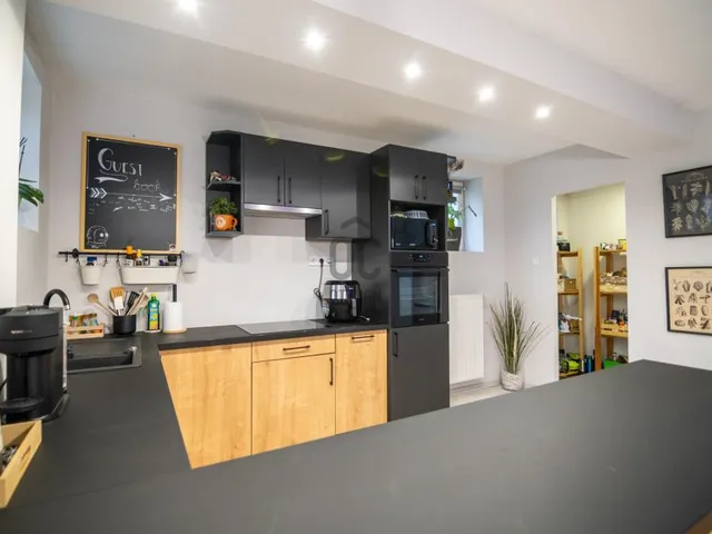 Eladó ház Sóskút 292 nm