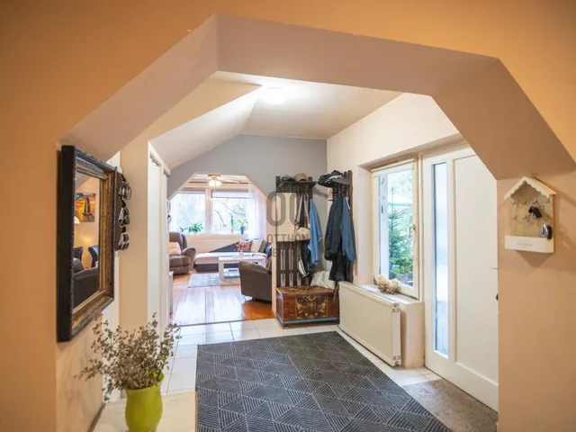 Eladó ház Sóskút 292 nm