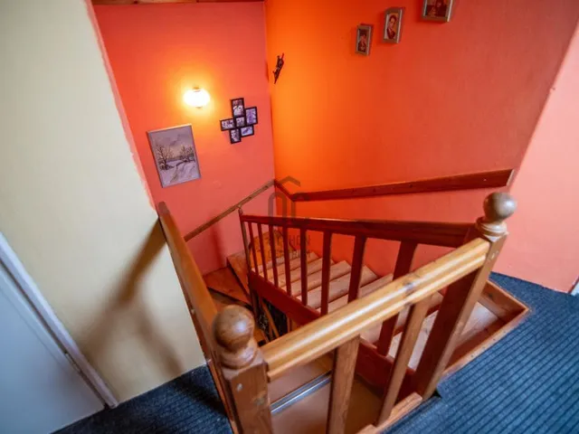 Eladó ház Sóskút 292 nm