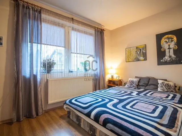 Eladó ház Sóskút 292 nm