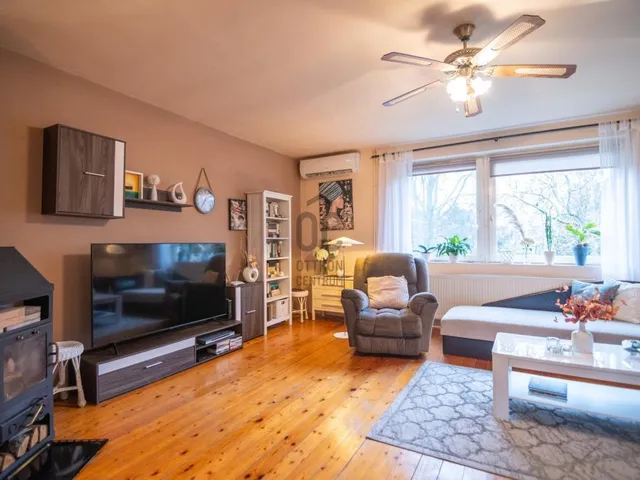 Eladó ház Sóskút 292 nm